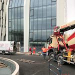 Photo application de béton désactivé sur le chantier situé à Grand Parilly (69)